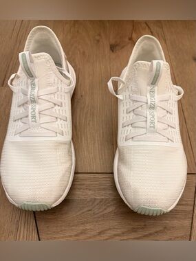 New Balance Women's DynaSoft Nergize Sport V2 performance sneakers. Size 9